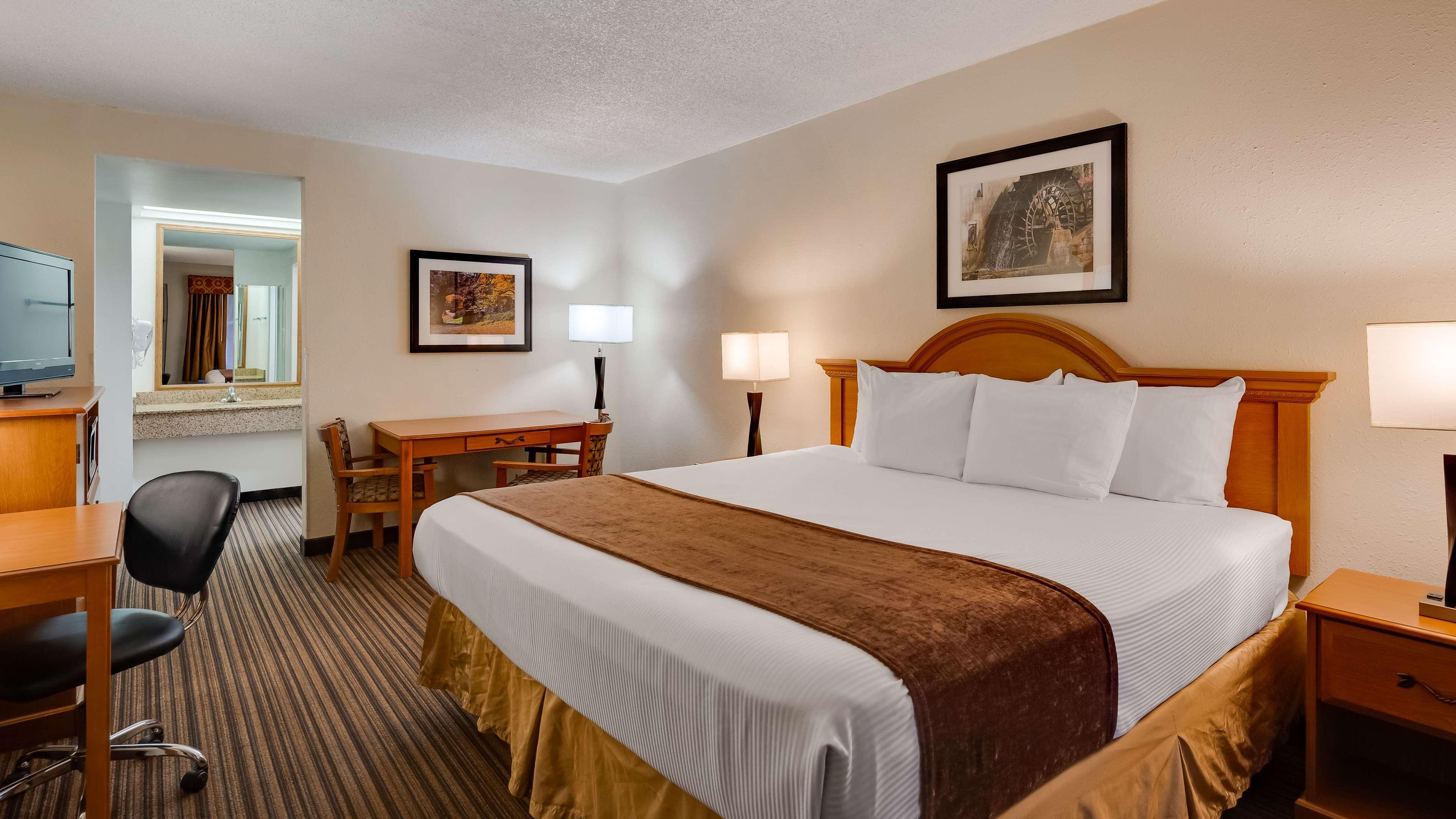 Best Western War Bonnet Inn Miles City Ngoại thất bức ảnh